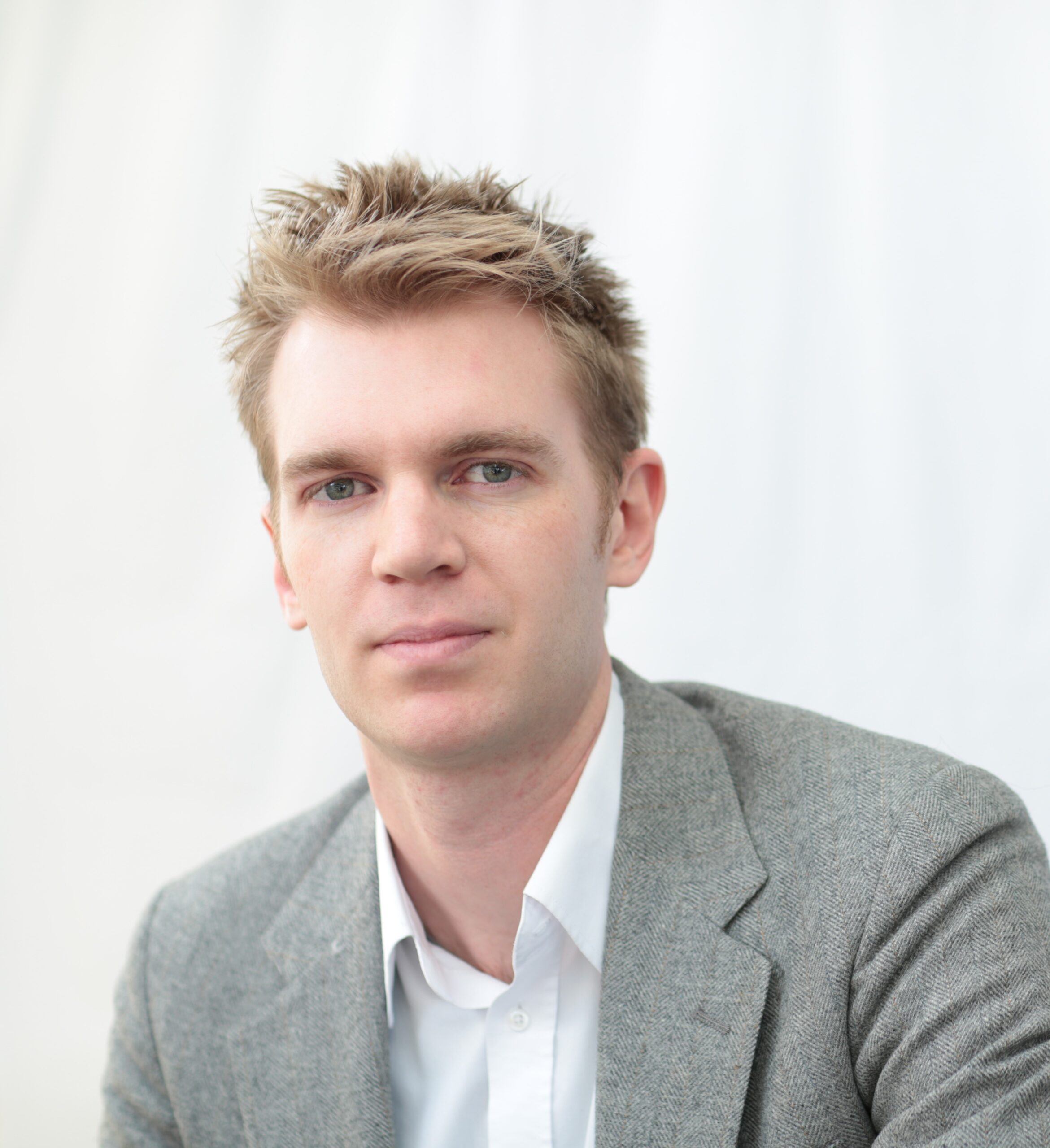 Evan Hall – Headshot